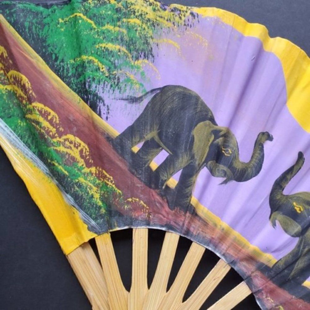 Decorative hand painted fan - Picture 3 of 8